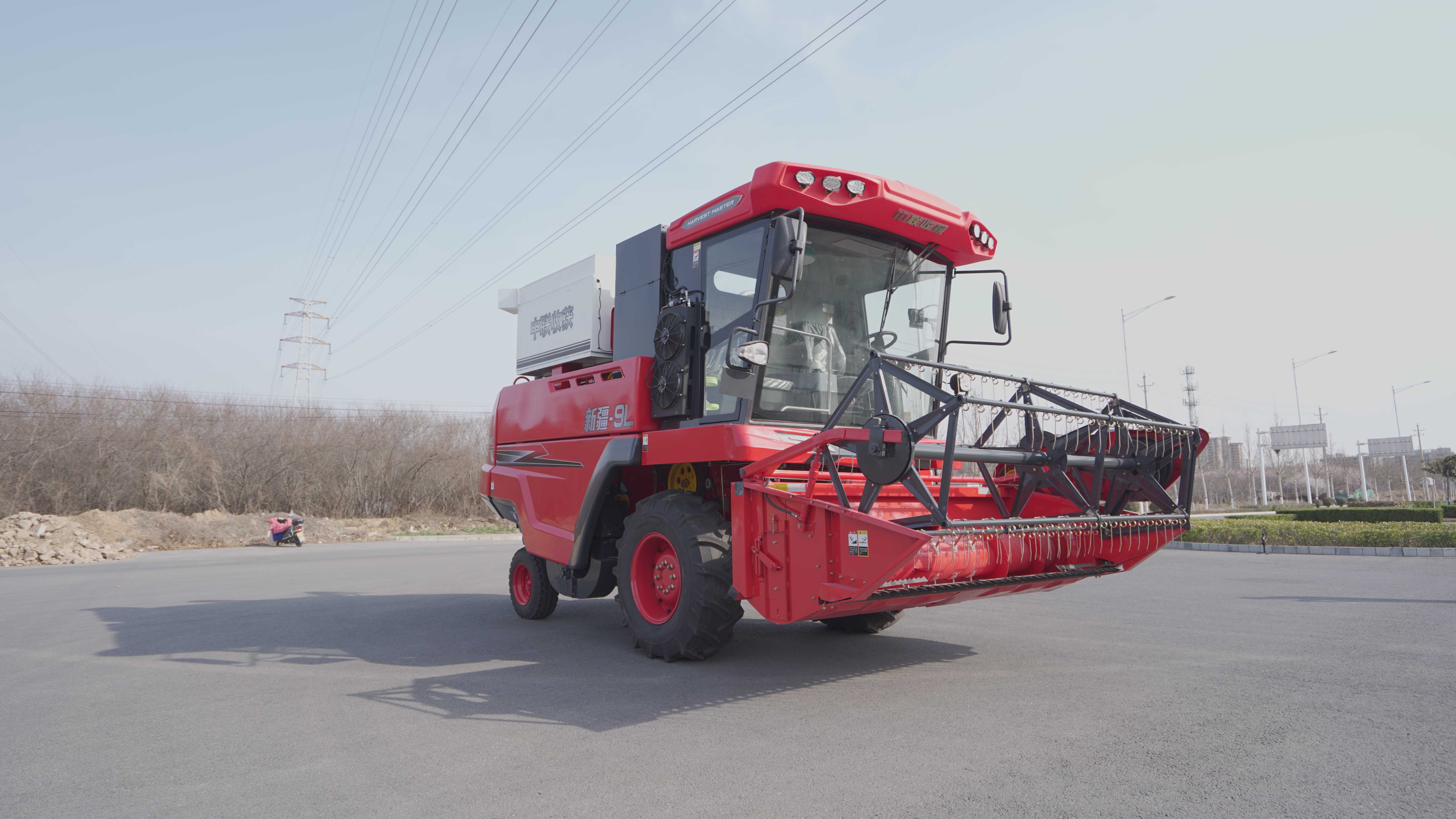 OEM structure factory self-propelled corn picker high peeling rate combined with high quality