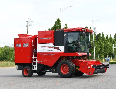 Master Sun from Tongliao, Inner Mongolia: Learn from the lessons of peers, avoid a few years of detours, and if you want a peanut harvester, you have to buy a Zhonglian one.(图2) image.png